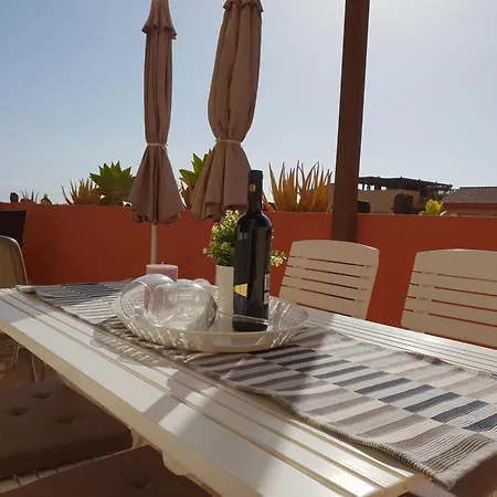 Mit Grosser Terrasse Und Meerblick